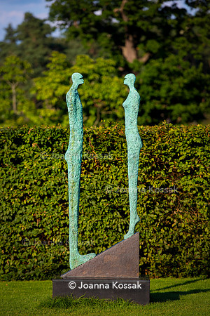 Sculptor: ​​​​​​​Michael Speller