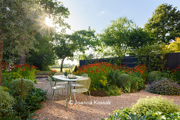 Weston Green/ Esher. Designed by Maitanne Hunt, All Photos © Joanna Kossak