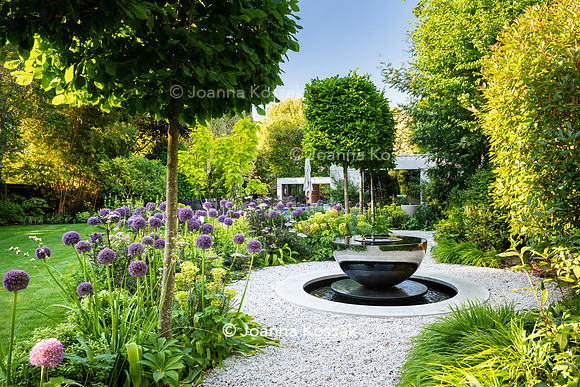 Richmond Garden. Designed by Virginie Vallee, Square Garden Design. All Photos © Joanna Kossak