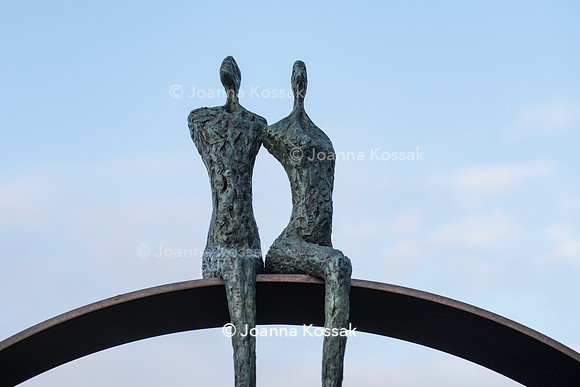 Sculptor: ​​​​​​​Michael Speller