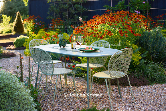 Weston Green/ Esher. Designed by Maitanne Hunt, All Photos © Joanna Kossak