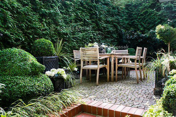 Seating area with wooden furniture