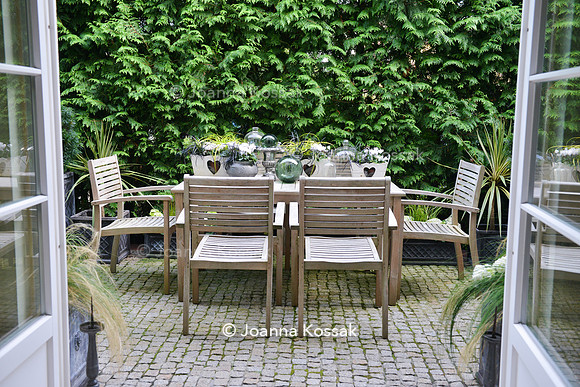 Seating area with wooden furniture