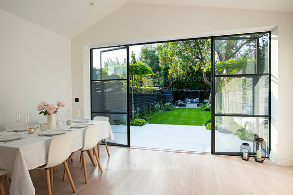 Wimbledon garden. Designed by Chris Harrington. All Photos © Joanna Kossak