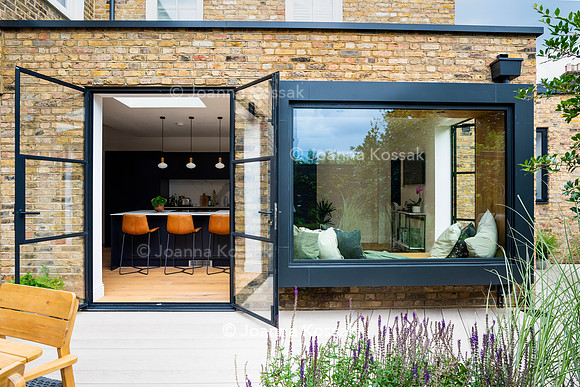 Wandsworth garden. Designed by Tony Woods/ Garden Club London, All Photos © Joanna Kossak