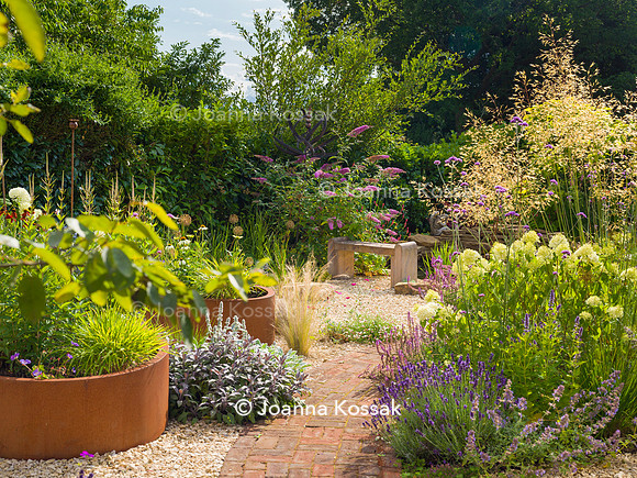 Designer: Christine Wilford MSGD/ Green Arden Design. All photos ©Joanna Kossak
