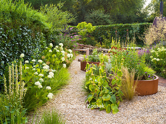 Designer: Christine Wilford MSGD/ Green Arden Design. All photos ©Joanna Kossak