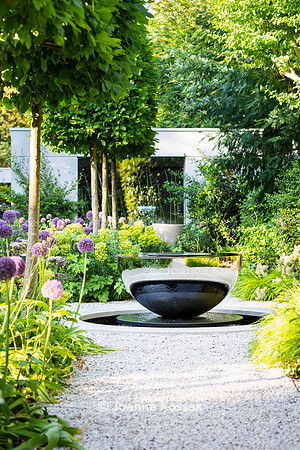 Richmond Garden. Designed by Virginie Vallee, Square Garden Design. All Photos © Joanna Kossak