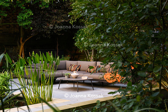 Roehampton garden, Designer Formosa Landscapes/ Neal Harrington All Photos © Joanna Kossak