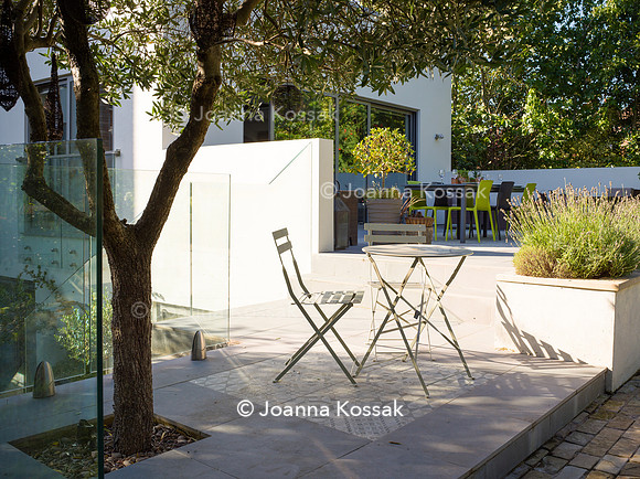 Roehampton garden, Designer Formosa Landscapes/ Neal Harrington All Photos © Joanna Kossak