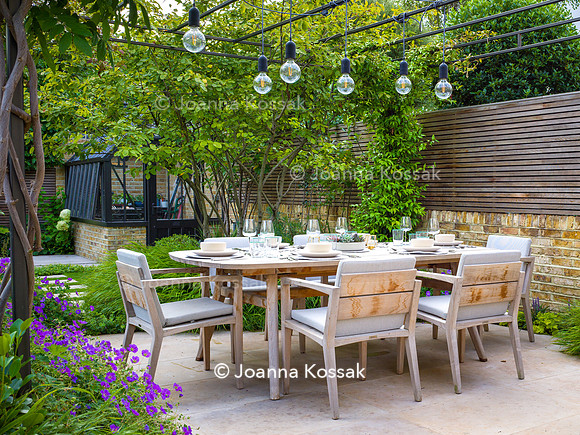 Melody Rd garden. Designed by Harrington Potter/ Chris Harrington All Photos © Joanna Kossak