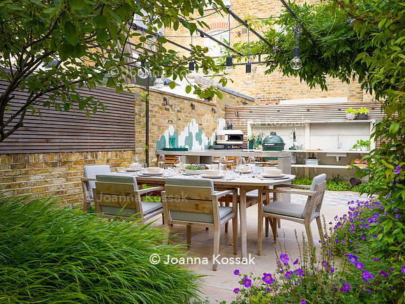 Melody Rd garden. Designed by Harrington Potter/ Chris Harrington All Photos © Joanna Kossak