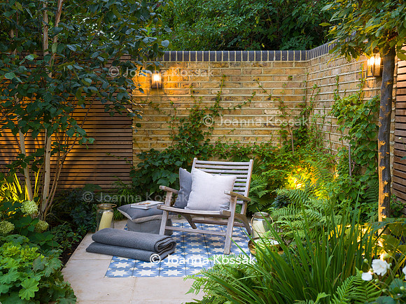 Melody Rd garden. Designed by Harrington Potter/ Chris Harrington All Photos © Joanna Kossak