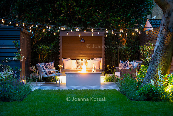 Wimbledon garden. Designed by Chris Harrington. All Photos © Joanna Kossak