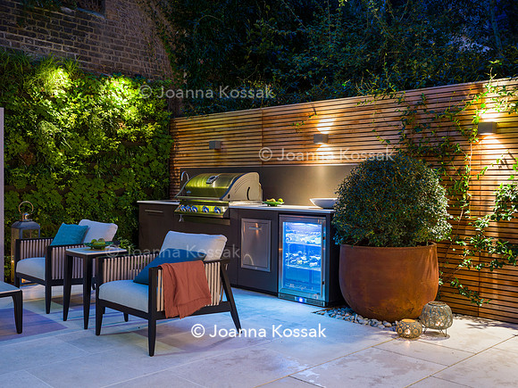 Vicarage Gardens, Designer Maitanne Hunt All Photos © Joanna Kossak