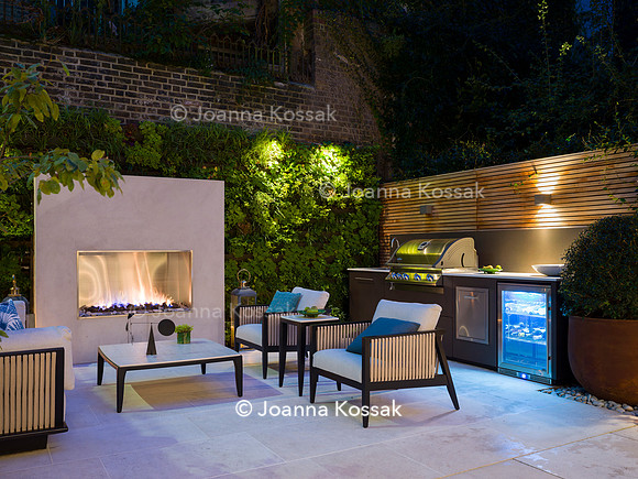 Vicarage Gardens, Designer Maitanne Hunt All Photos © Joanna Kossak