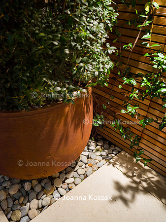 Vicarage Gardens, Designer Maitanne Hunt All Photos © Joanna Kossak