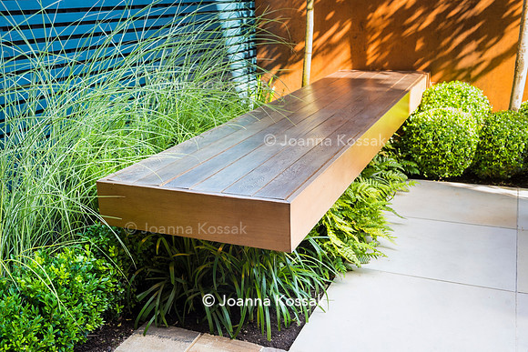 Small contemporary garden in Teddington. Designed by Tony Woods, All Photos © Joanna Kossak