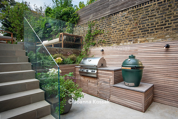 Clapham garden. Designed by Garden Club London, All Photos © Joanna Kossak
