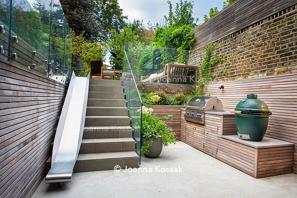 Clapham garden. Designed by Garden Club London, All Photos © Joanna Kossak