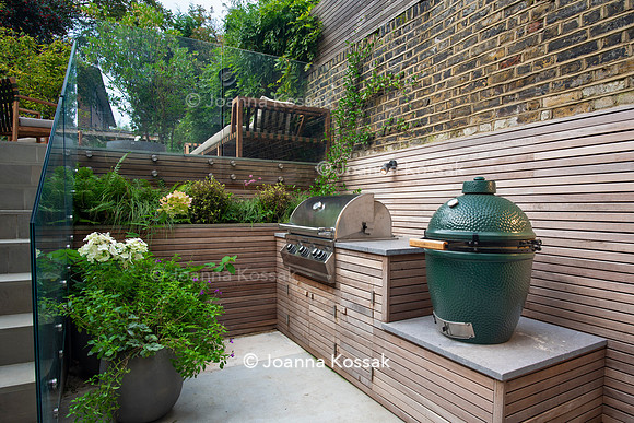Clapham garden. Designed by Garden Club London, All Photos © Joanna Kossak