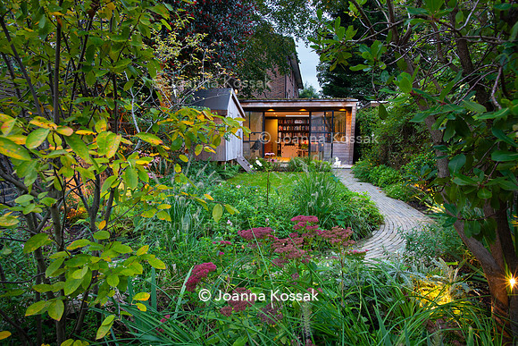 Clapham garden. Designed by Garden Club London, All Photos © Joanna Kossak