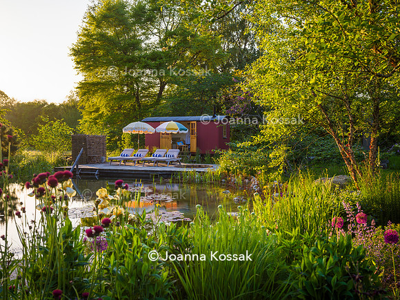 Ivy Cottage garden, Designer Matthew Childs, All Photos © Joanna Kossak