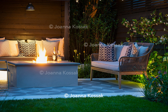 Wimbledon garden. Designed by Chris Harrington. All Photos © Joanna Kossak