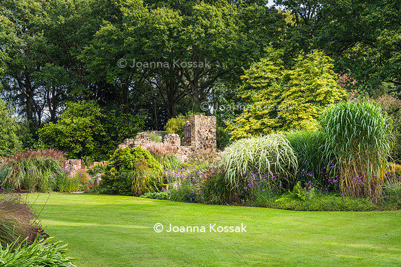 Great Comp Garden in Autumn