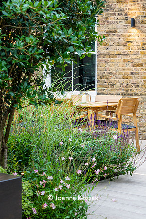 Wandsworth garden. Designed by Tony Woods/ Garden Club London, All Photos © Joanna Kossak
