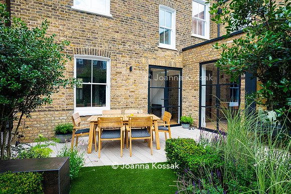 Wandsworth garden. Designed by Tony Woods/ Garden Club London, All Photos © Joanna Kossak