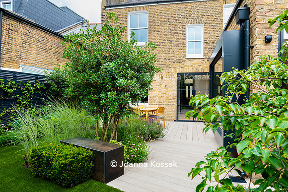 Wandsworth garden. Designed by Tony Woods/ Garden Club London, All Photos © Joanna Kossak
