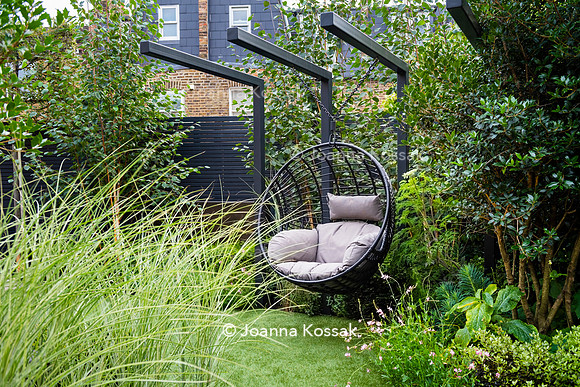 Wandsworth garden. Designed by Tony Woods/ Garden Club London, All Photos © Joanna Kossak