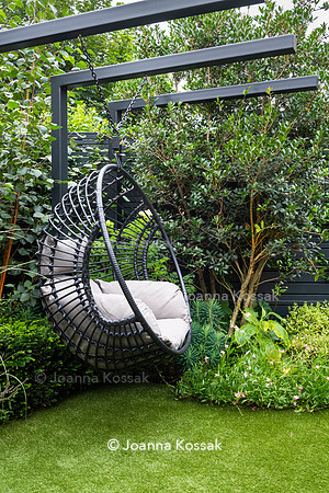 Wandsworth garden. Designed by Tony Woods/ Garden Club London, All Photos © Joanna Kossak