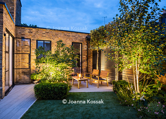 Wandsworth garden. Designed by Tony Woods/ Garden Club London, All Photos © Joanna Kossak