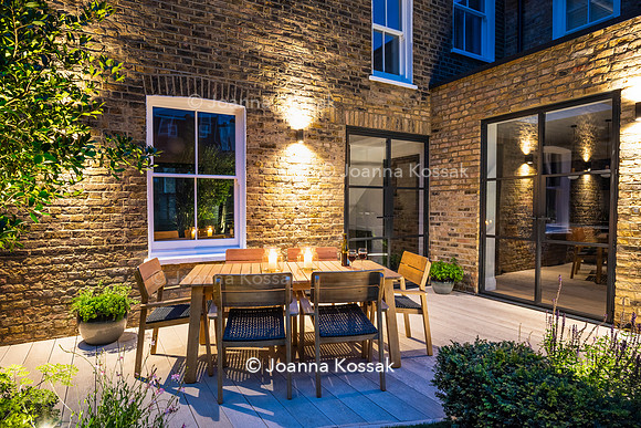 Wandsworth garden. Designed by Tony Woods/ Garden Club London, All Photos © Joanna Kossak