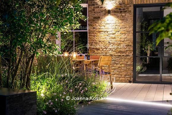 Wandsworth garden. Designed by Tony Woods/ Garden Club London, All Photos © Joanna Kossak