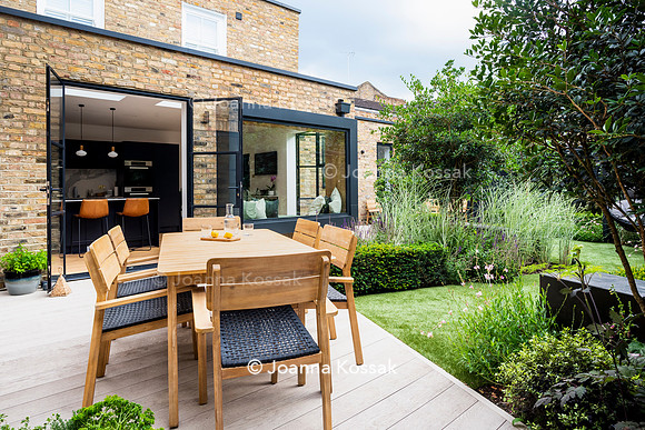 Wandsworth garden. Designed by Tony Woods/ Garden Club London, All Photos © Joanna Kossak