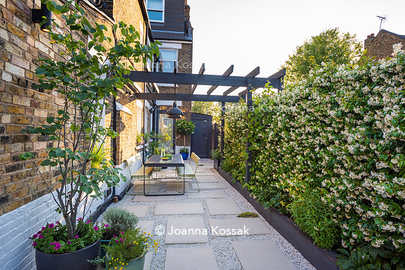 Kensal Garden. Designed by Maitanne Hunt. All Photos © Joanna Kossak