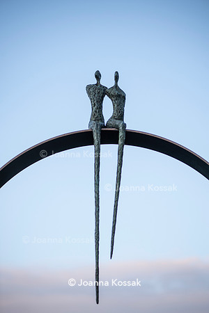 Sculptor: ​​​​​​​Michael Speller