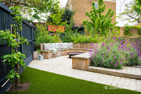 Camberwell garden in Summer