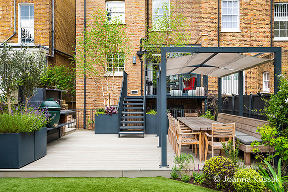 Camberwell garden in Summer