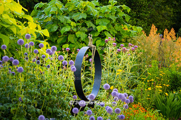 Sculptor: ​​​​​​​Michael Speller