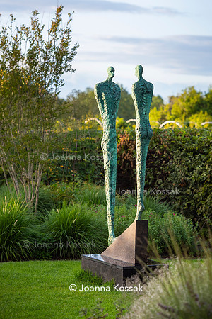 Sculptor: ​​​​​​​Michael Speller