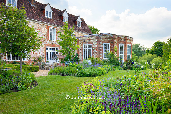 Old Vicarage, Designer Kate Smith, All Photos © Joanna Kossak
