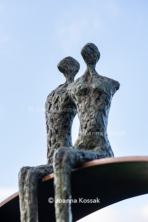 Sculptor: ​​​​​​​Michael Speller