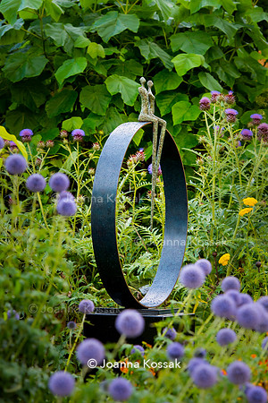 Sculptor: ​​​​​​​Michael Speller
