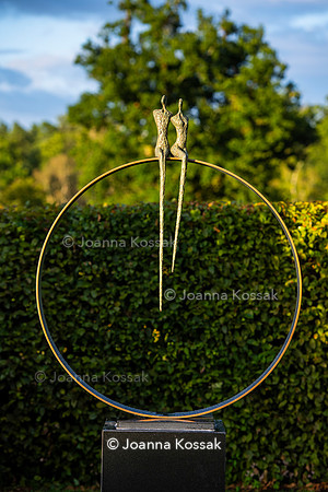 Sculptor: ​​​​​​​Michael Speller