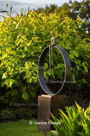 Sculptor: ​​​​​​​Michael Speller
