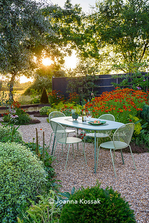Weston Green/ Esher. Designed by Maitanne Hunt, All Photos © Joanna Kossak